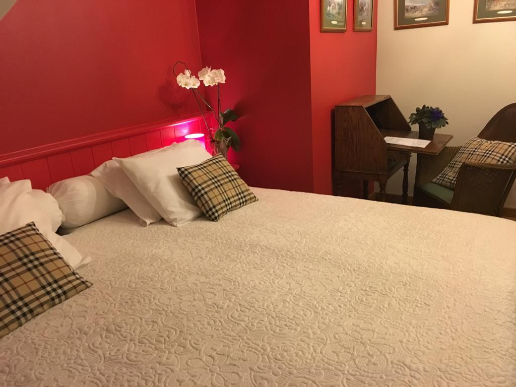 B&B Het Welthof Bree Bagian luar foto
