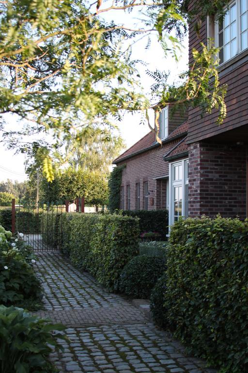 B&B Het Welthof Bree Bagian luar foto