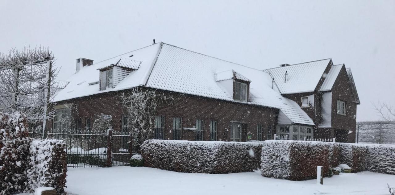 B&B Het Welthof Bree Bagian luar foto